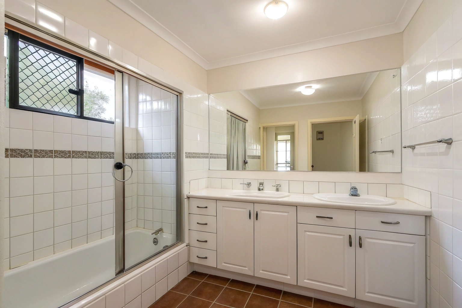 Freshly cleaned bathroom in Cardiff rental property ready for property manager inspection